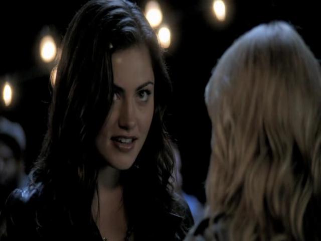 VampireDiariesWorld-dot-org_TheSecretCircle-S01E02-1535.jpg