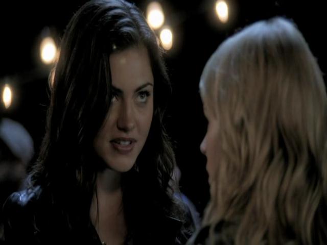 VampireDiariesWorld-dot-org_TheSecretCircle-S01E02-1536.jpg