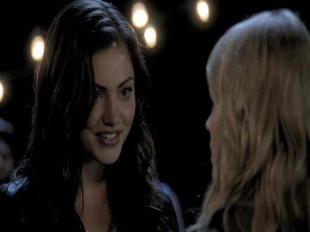 VampireDiariesWorld-dot-org_TheSecretCircle-S01E02-1539.jpg