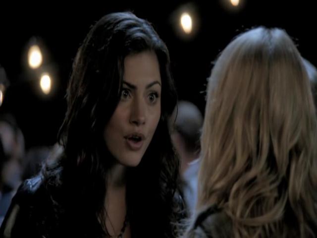 VampireDiariesWorld-dot-org_TheSecretCircle-S01E02-1549.jpg