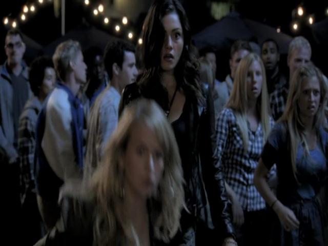 VampireDiariesWorld-dot-org_TheSecretCircle-S01E02-1582.jpg