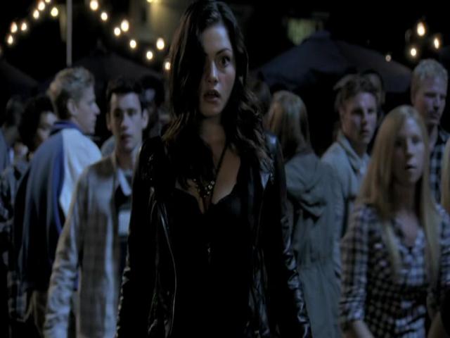 VampireDiariesWorld-dot-org_TheSecretCircle-S01E02-1583.jpg