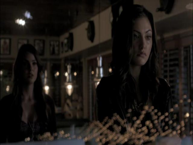 VampireDiariesWorld-dot-org_TheSecretCircle-S01E02-1693.jpg