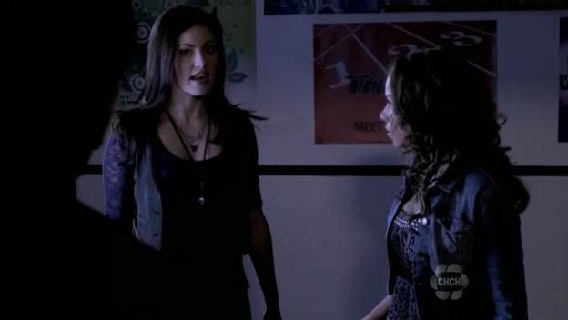 VampireDiariesWorld-dot-org_TheSecretCircle-S01E03-1403.jpg