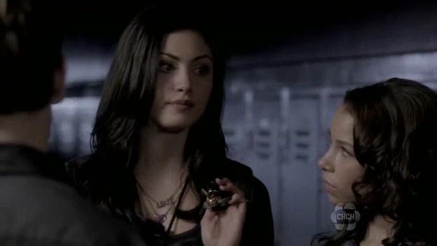 VampireDiariesWorld-dot-org_TheSecretCircle-S01E03-1488.jpg