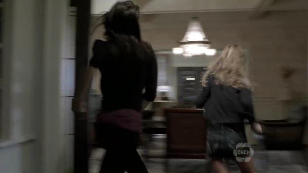 VampireDiariesWorld-dot-org_TheSecretCircle-S01E04-1963.jpg