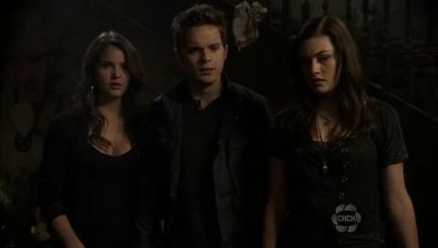 VampireDiariesWorld-dot-org_TheSecretCircle-S01E05-1203.jpg