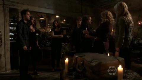 VampireDiariesWorld-dot-org_TheSecretCircle-S01E05-1372.jpg