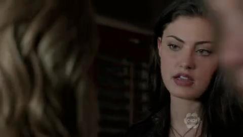 VampireDiariesWorld-dot-org_TheSecretCircle-S01E06-1405.jpg