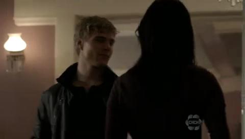 VampireDiariesWorld-dot-org_TheSecretCircle-S01E08-0821.jpg