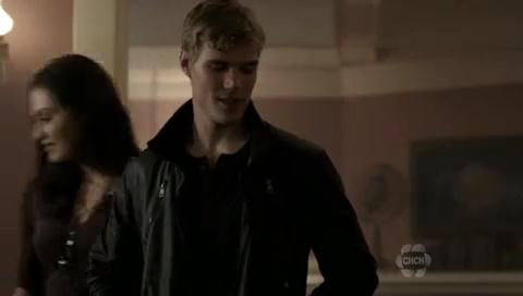 VampireDiariesWorld-dot-org_TheSecretCircle-S01E08-0825.jpg