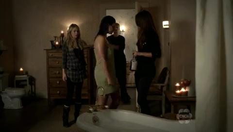 VampireDiariesWorld-dot-org_TheSecretCircle-S01E08-0954.jpg