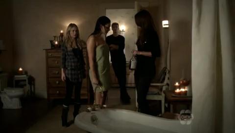 VampireDiariesWorld-dot-org_TheSecretCircle-S01E08-0955.jpg