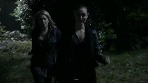 VampireDiariesWorld-dot-org_TheSecretCircle-S01E08-1747.jpg