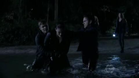 VampireDiariesWorld-dot-org_TheSecretCircle-S01E08-1906.jpg