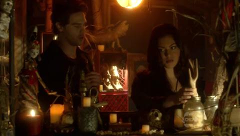 VampireDiariesWorld-dot-org_TheSecretCircle-S01E11-0898.jpg