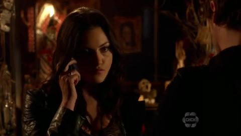 VampireDiariesWorld-dot-org_TheSecretCircle-S01E11-1038.jpg