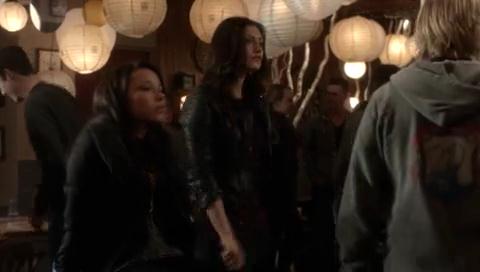 VampireDiariesWorld-dot-org_TheSecretCircle-S01E13-1300.jpg