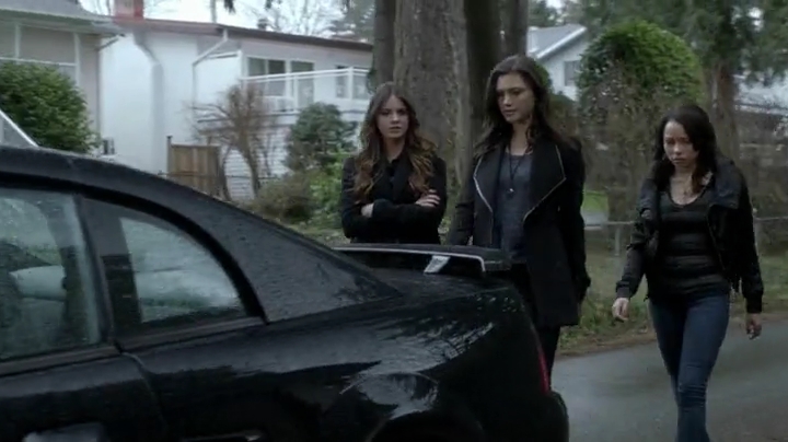 VampireDiariesWorld-dot-org_TheSecretCircle-S01E17-0355.jpg