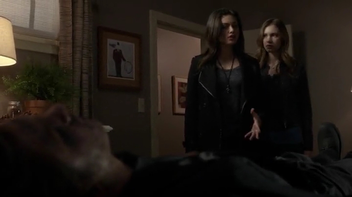 VampireDiariesWorld-dot-org_TheSecretCircle-S01E17-0779.jpg