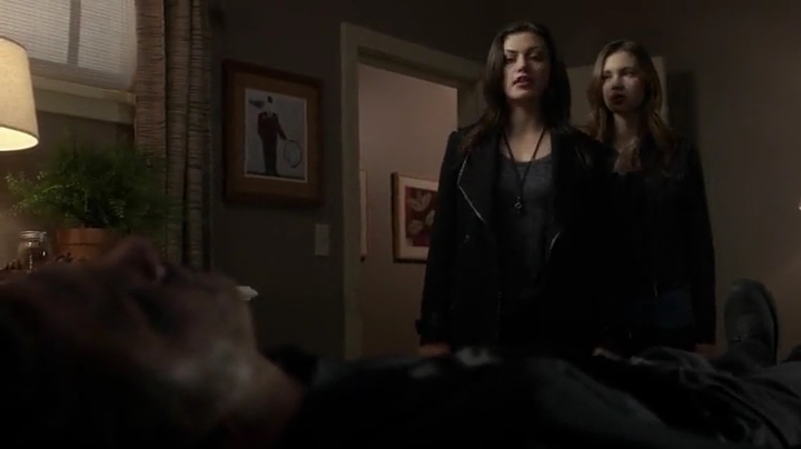 VampireDiariesWorld-dot-org_TheSecretCircle-S01E17-0780.jpg