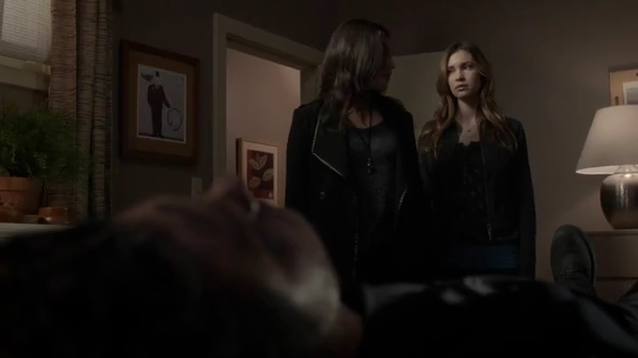VampireDiariesWorld-dot-org_TheSecretCircle-S01E17-0794.jpg