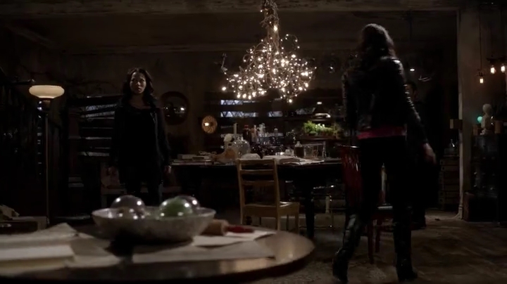 VampireDiariesWorld-dot-org_TheSecretCircle-S01E18-0877.jpg