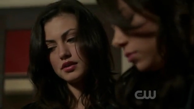 VampireDiariesWorld-dot-org_TheSecretCircle-S01E19-0117.jpg