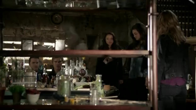 VampireDiariesWorld-dot-org_TheSecretCircle-S01E19-0184.jpg