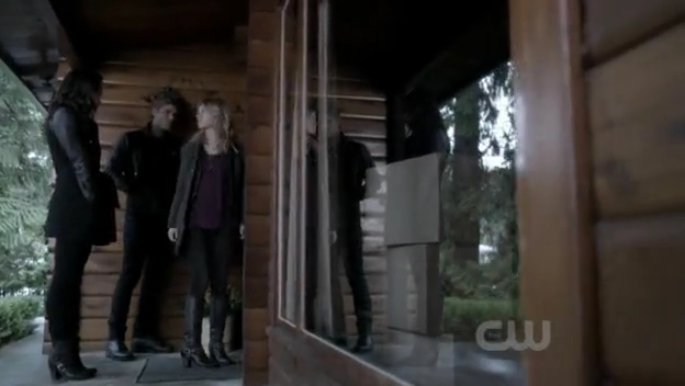 VampireDiariesWorld-dot-org_TheSecretCircle-S01E19-0451.jpg