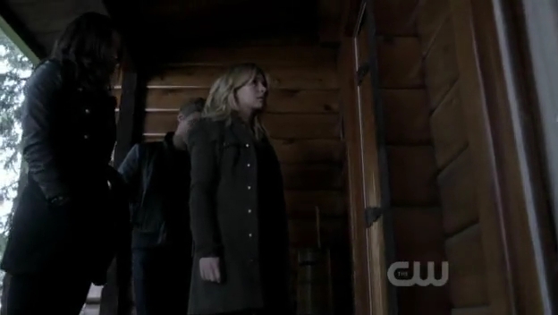 VampireDiariesWorld-dot-org_TheSecretCircle-S01E19-0460.jpg