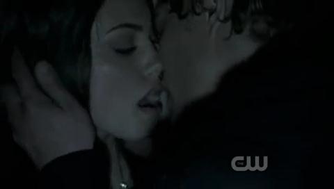 VampireDiariesWorld-dot-org_TheSecretCircle-S01E22-1118.jpg