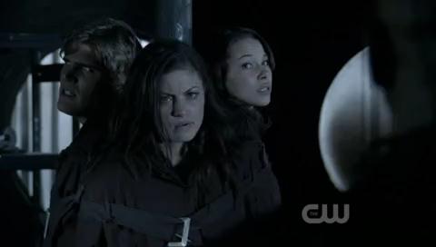 VampireDiariesWorld-dot-org_TheSecretCircle-S01E22-1239.jpg