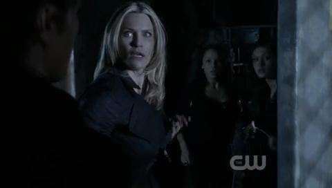 VampireDiariesWorld-dot-org_TheSecretCircle-S01E22-1404.jpg