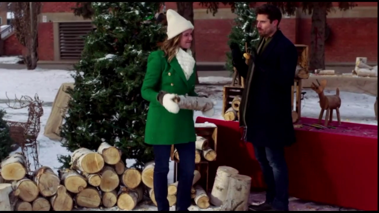 VampireDiariesWorld-CoupledUpForChristmas3185.jpg