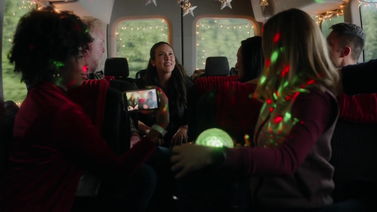 VampireDiariesWorld-dot-nl-HolidayRoad5404.jpg