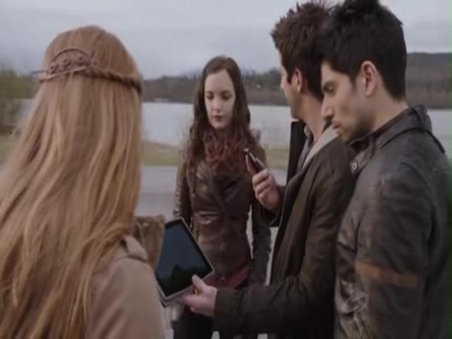 VampireDiariesWorld-dot-org_PrimevalNewWorldS01E03-0235.jpg