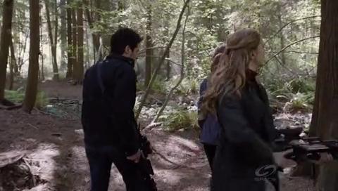 VampireDiariesWorld-dot-org_PrimevalNewWorld-1x07-1156.jpg