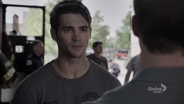 VampireDiariesWorld_dot_nl-ChigagoFire4x03-0879.jpg