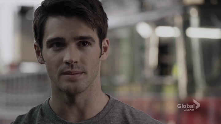 VampireDiariesWorld_dot_nl-ChigagoFire4x04-0555.jpg