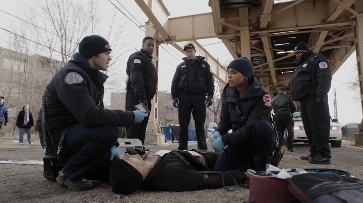 VampireDiariesWorld-dot-NL-ChigagoFire4x18-1803.jpg
