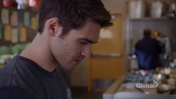 VampireDiariesWorld-dot-nl_ChigagoFire5x01-0271.jpg
