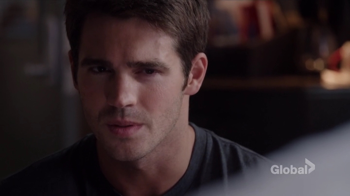 VampireDiariesWorld-dot-nl_ChigagoFire5x01-0634.jpg