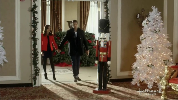 VampireDiariesWorld-dot-org_BestChristmasPartyEver2668.jpg