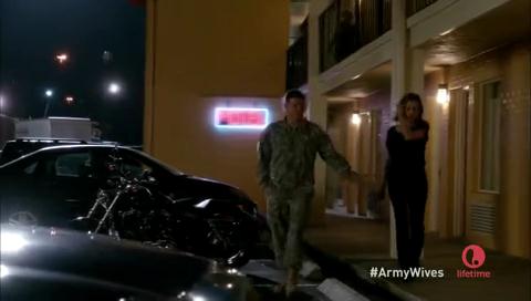 VampireDiairiesWorld-dot-org_ArmyWivesS07E03-0915.jpg