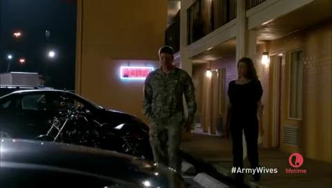 VampireDiairiesWorld-dot-org_ArmyWivesS07E03-0916.jpg