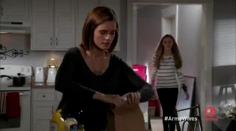 VampireDiariesWorld-dot-org_ArmyWives7x04-0047.jpg