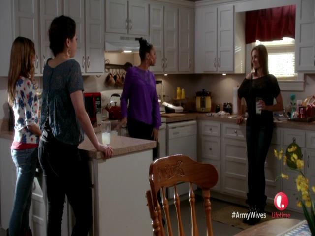 VampireDiariesWorld-dot-org_ArmyWives-S07E08-0479.jpg