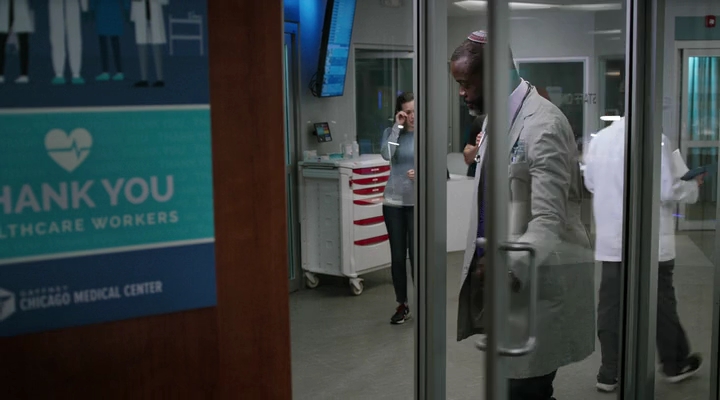 VampireDiariesWorld-dot-nl_ChicagoMed6x16-0082.jpg