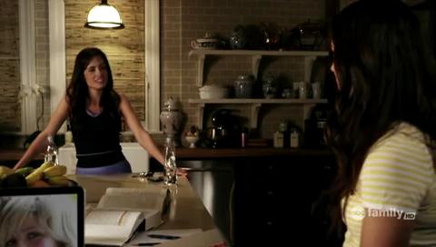 VampireDiariesWorld-dot-org_PrettyLittleLiarsS01E03-1606.jpg